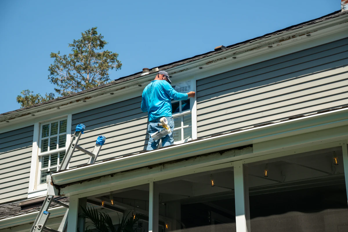 Installing flashing on a roof